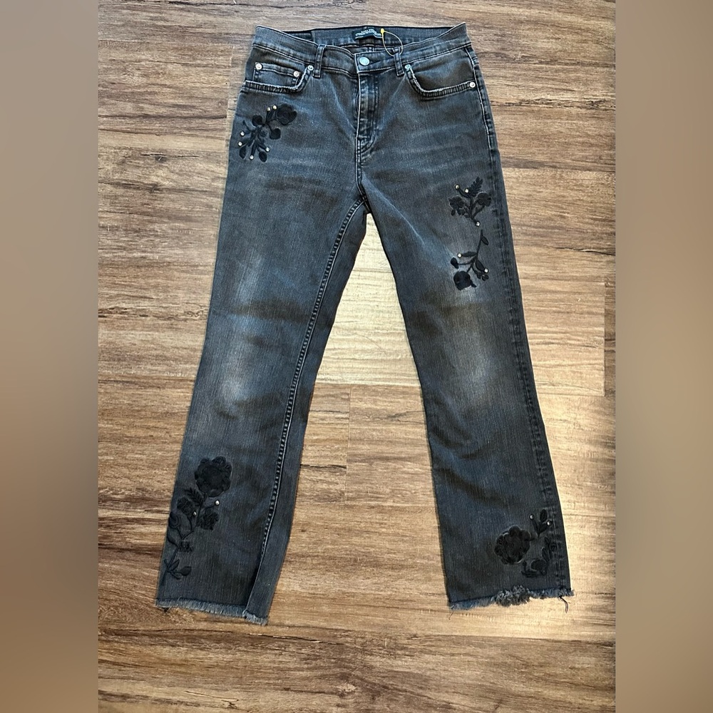 Zara Woman Premium Denim Washed Black Floral Embroidered Straight Jeans. Size 4